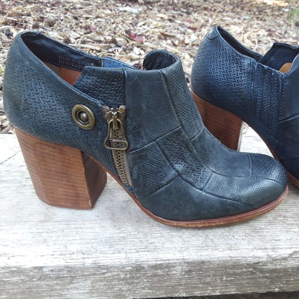A.S. 98 teal booties